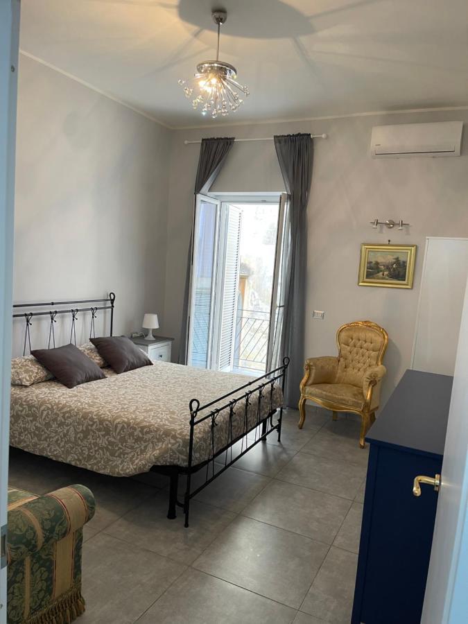 Casa Vacanza D10S quartieri spagnoli Appartamento *